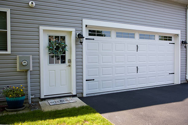 24/7 Emergency Garage Door Panel Replacement experts in Evansburg, PA